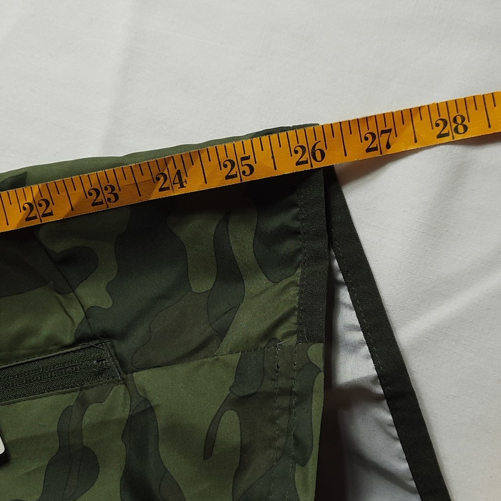 Camouflage Windbreaker - Size M - New With Tags - Picture 6 of 11